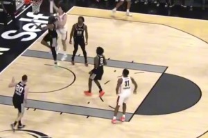 🔥牛X！杨瀚森今日上演一记超炸裂隔扣，太霸气了！